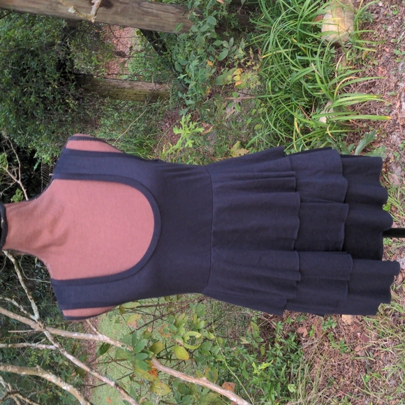 Daisy Fuentes Black Scoop Neckline Sleeveless Three Layer Peplum-Style Ruffles - Picture 9 of 11